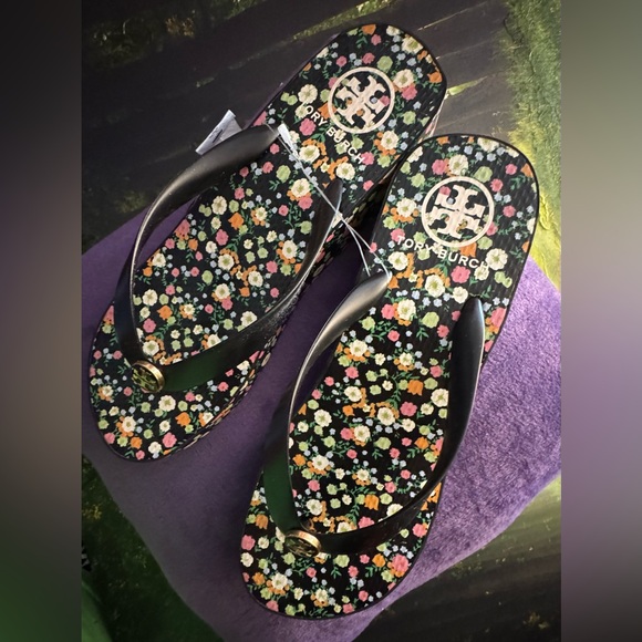 Tory Burch Black Sandals with Floral Designer - Picture 1 of 2